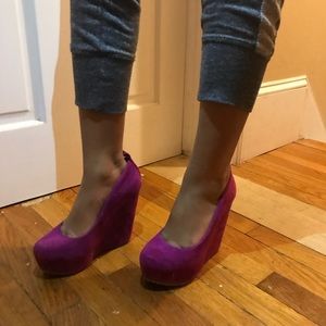 Aldo Suede wedges fuchsia color